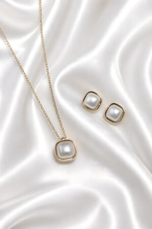 Pearl Square Jewelry Set (Necklace + Stud)