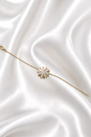 Elegant Floral Center Bracelet
